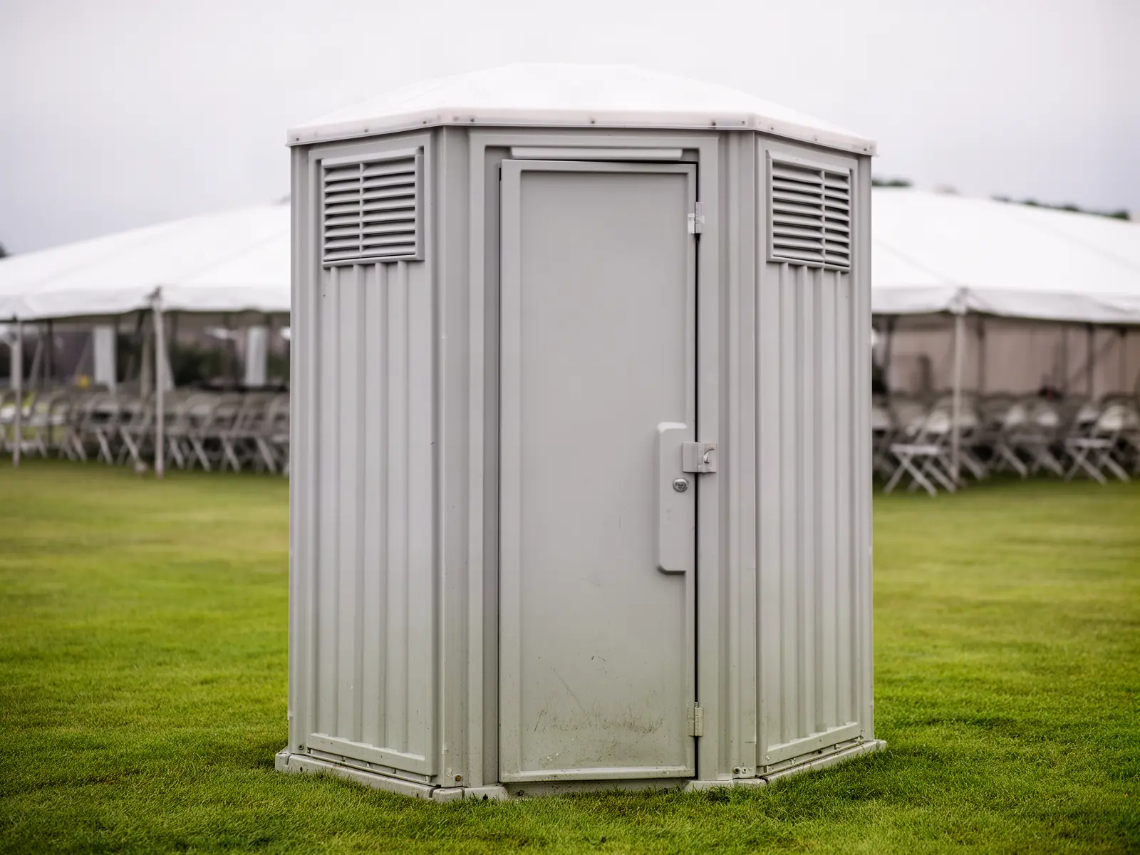 Clean porta potty unit from J & R Porta Potty Rental in Oakland, CA